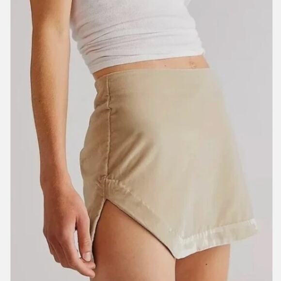 Free People Annalise Velvet Cream Mini Skirt Size 6 - Picture 1 of 6